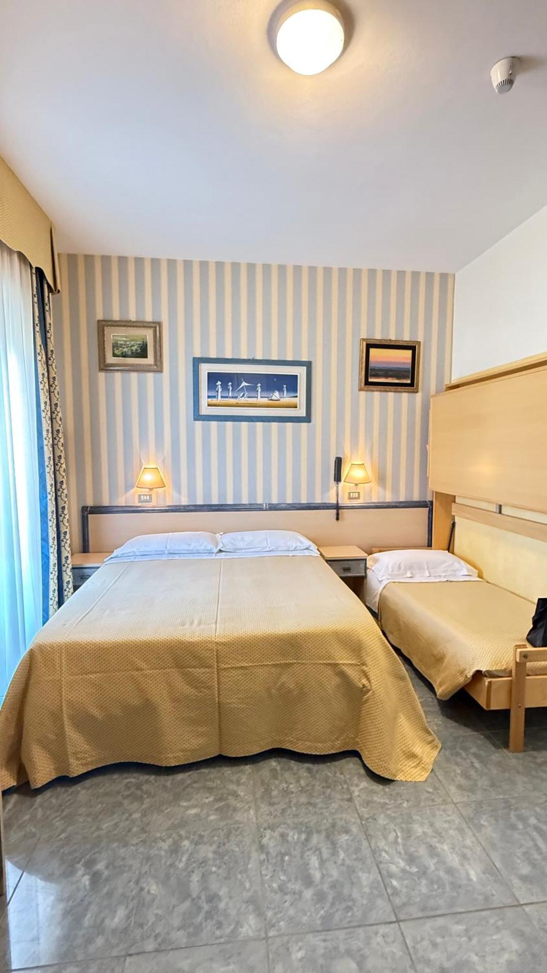 Hotel Ariella Морской Милан Экстерьер фото